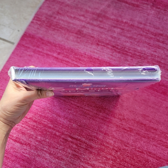 5-Minute Peppa Pig Stories Book - Picture 2 of 6